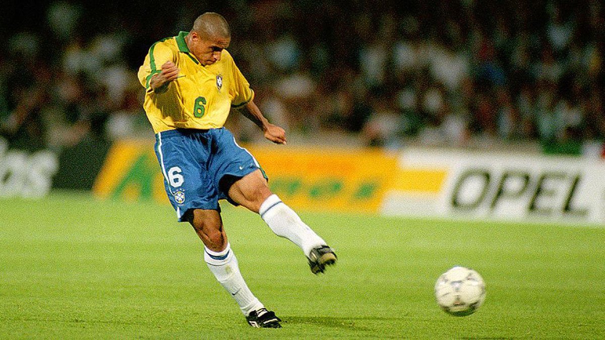 Roberto Carlos produzirá documentário sobre a Copa do Mundo de 2002