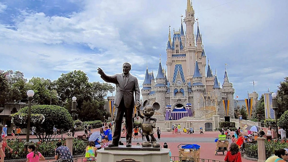 Disney anuncia o fim de todas suas operações na Rússia