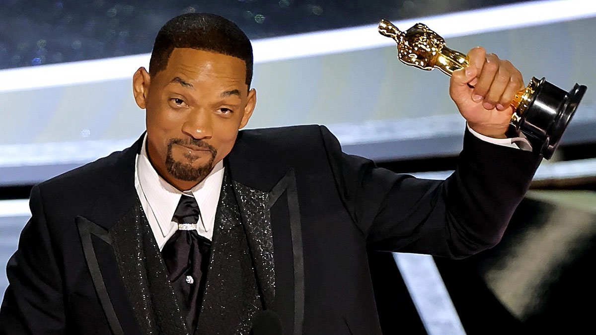 Will Smith pede para sair da Academia após tapa em Chris Rock no Oscar