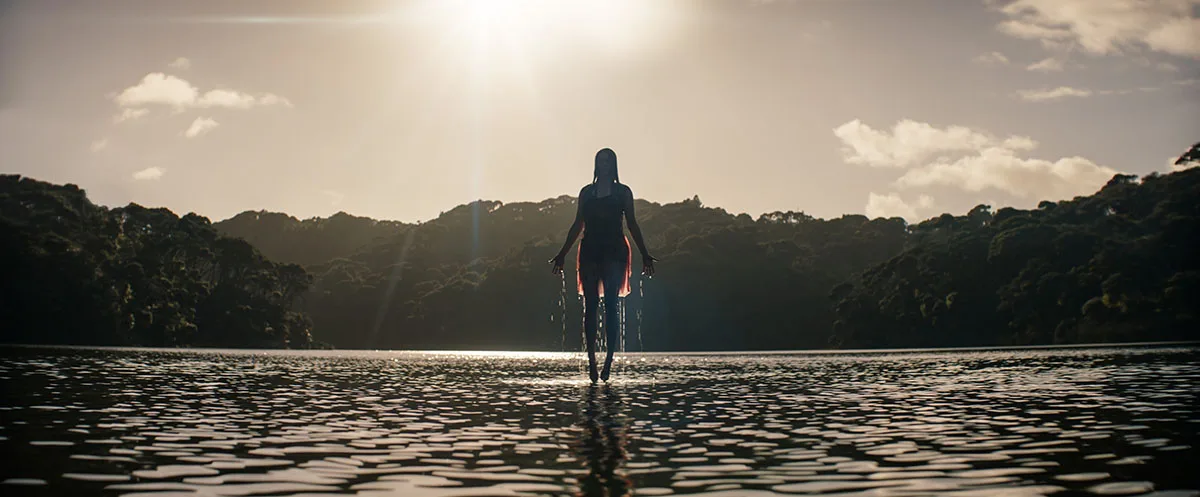 Anna-Maree Thomas em A Morte do Demônio: Ascenção